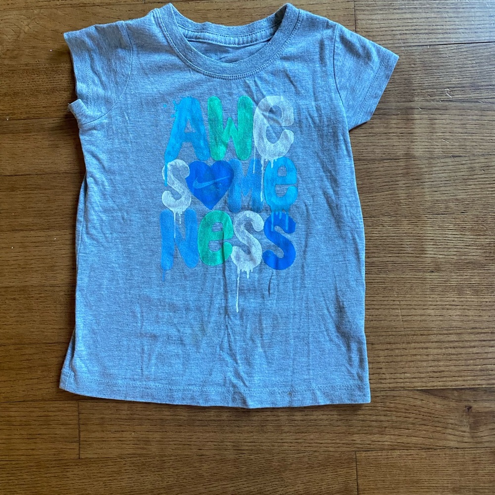 Nike Girls 4T Gray and Blue Graphic Tee